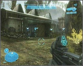 Przejdź przez znajdujący się tam betonowy most i udaj się w górę wzniesienia do kolejnego, opuszczonego budynku - Etap II- Winter Contingency (1) | Opis przejścia Halo Reach - Halo: Reach - poradnik do gry