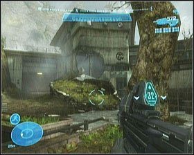 Przejdź przez jego wnętrze - po drodze oglądając zwłoki dwóch zaginionych żołnierzy - i wyjdź na zewnątrz, po drugiej stronie - Etap II- Winter Contingency (1) | Opis przejścia Halo Reach - Halo: Reach - poradnik do gry