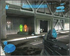 Po dotarciu zaatakowany zostaniesz przez kolejnych napastników (standard - kilku Gruntów i Jackali z tarczami i pojedyncze sztuki Elite) - Etap III- Oni- Sword Base (1) | Opis przejścia Halo Reach - Halo: Reach - poradnik do gry