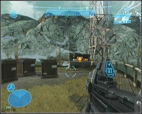 Na piętrze drugim, poza kilkoma Jackalami, ukryta jest wyrzutnia rakiet (w ciemnym pomieszczeniu, obok ciała żołnierza) - Etap III- Oni- Sword Base (1) | Opis przejścia Halo Reach - Halo: Reach - poradnik do gry