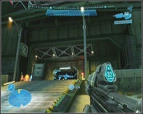 W ten sposób będziemy podążać w górę plaży, w stronę obleganej bazy - Etap VI- Long Night of Solace (1) | Opis przejścia Halo Reach - Halo: Reach - poradnik do gry