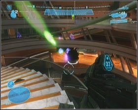 Tuz za drzwiami natkniesz się na śpiących gruntów - wyeliminuj ich nie otwierając ognia, atakiem z bliska - Etap VIII- New Alexandria (1) | Opis przejścia Halo Reach - Halo: Reach - poradnik do gry