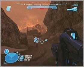 Po wyeliminowaniu wszystkich udaj się na południe i przejdź wąskim przejściem pomiędzy skałami - Etap IX- The Package (1) | Opis przejścia Halo Reach - Halo: Reach - poradnik do gry