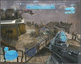 Po wyjściu na zewnątrz przejdź w prawo i skieruj się w dół schodami na arenę walki - Etap X- The Pillar of Autumn (3) | Opis przejścia Halo Reach - Halo: Reach - poradnik do gry