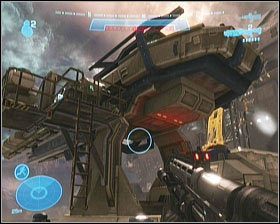 Następnie skieruj się do działa przeciwlotniczego ulokowanego na szczycie hangaru - Etap X- The Pillar of Autumn (3) | Opis przejścia Halo Reach - Halo: Reach - poradnik do gry