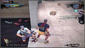 Żeby pokonać szaleńca, standardowo podbiegamy do niego [1], uderzamy dwa razy i uciekamy w bezpieczne miejsce - Case 4 (1) - Zadania poboczne - Dead Rising 2 - PC - poradnik do gry