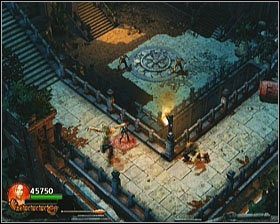 Po otwarciu przejścia, skorzystaj z niego, aby znaleźć się na wąskiej kładce, na której zostaniesz zaatakowany - Poradnik do gry - [Opis przejścia] Temple of Light - cz. 1 - Lara Croft and the Guardian of Light - poradnik do gry