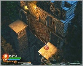 Schodzimy z kładki po prawej stronie i idziemy w górę do oświetlonej na pomarańczowo budowli - [Opis przejścia] Temple Grounds - cz. 4 | Lara Croft and the Guardian of Light - Lara Croft and the Guardian of Light - poradnik do gry