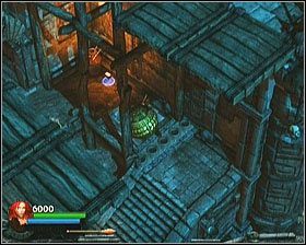 Tocząc ją w kierunku centralnej sali, naciskamy na zapadnię, która wysuwa pomost nad nami (będzie to widoczne poprzez celowe ułożenie kamery) - [Opis przejścia] Forgotten Gate - cz. 2 | Lara Croft and the Guardian of Light - Lara Croft and the Guardian of Light - poradnik do gry