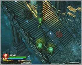 Po dotarciu do wielkich schodów wchodzimy nimi na gorę po drodze unikając toczących się kul (i ignorując napastników) - [Opis przejścia] Flooded Passage - cz. 3 | Lara Croft and the Guardian of Light - Lara Croft and the Guardian of Light - poradnik do gry