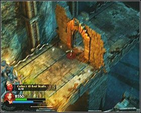 Przebiegając przez wąskie przejście (widoczne na zdjęciu), dostajesz trochę czasu, ponieważ goniący Cię potwór będzie mieć trudności ze sforsowaniem muru - [Opis przejścia] The Jaws of Death - cz. 2 - Lara Croft and the Guardian of Light - poradnik do gry