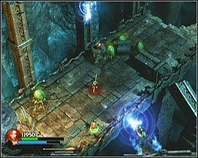 Dojdzie tam również do uruchomienia dodatkowego utrudnienia - spadających kolumn blokujących drogę (jeśli będziesz wystarczająco szybki w turlaniu się, będziesz wstanie przebiegać pod nimi, nim te zatarasują przejście wymuszając skoki) - [Opis przejścia] The Jaws of Death - cz. 2 - Lara Croft and the Guardian of Light - poradnik do gry