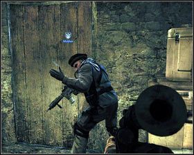 Po walce przesuwamy się dalej w lewo, czyścimy kolejny plac [1] i otwieramy pobliskie drzwi [2] - Wejście (4) | Opis przejścia Medal of Honor - Medal of Honor - poradnik do gry