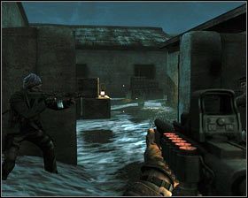 W środku znajdziemy granaty odłamkowe, które podnosimy wciskając F [1] - Wejście (4) | Opis przejścia Medal of Honor - Medal of Honor - poradnik do gry