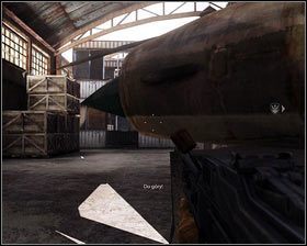 Przeciwników będzie sporo [1], ale osłony są duże [2], więc nie powinniśmy mieć problemów - Przebicie do Bagramu (3) | Opis przejścia Medal of Honor - Medal of Honor - poradnik do gry