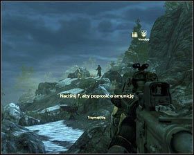 Po obejrzeniu cut-scenki, biegniemy za resztą oddziału [1], aż na horyzoncie zobaczymy trzech Talibów [2] - Dorothy to suka (1) | Opis przejścia Medal of Honor - Medal of Honor - poradnik do gry