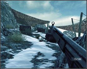 Gdy skończą się pojawiać, idziemy na ich pozycje i pozbywamy się Talibów na górze [1] - Uratuj ratowników (2) | Opis przejścia Medal of Honor - Medal of Honor - poradnik do gry