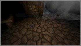 W laboratorium będzie ciemno więc nie ociągamy się [1] - schodzimy schodami i obracamy się w prawo - Amnesia Mroczny Obłęd: Entrance Hall - Laboratory | Opis przejścia - Amnesia: Mroczny Obłęd - poradnik do gry