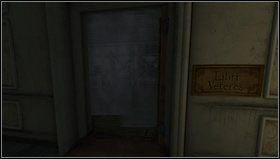Nie wracamy na korytarz ale przechodzimy przez uchylone drzwi w pokoju nauki - Amnesia Mroczny Obłęd: Entrance Hall - Archives | Opis przejścia - Amnesia: Mroczny Obłęd - poradnik do gry