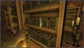 Dostaniemy się do pokoju pełnego regałów z książkami i zobaczymy retrospekcję - Amnesia Mroczny Obłęd: Entrance Hall - Archives | Opis przejścia - Amnesia: Mroczny Obłęd - poradnik do gry