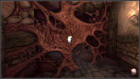 W głównym hallu schodzimy schodami w dół - znajdują się w centralnej części - Amnesia Mroczny Obłęd: Entrance Hall - Refinery | Opis przejścia - Amnesia: Mroczny Obłęd - poradnik do gry