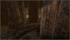 Za mostem skręcamy w prawo i mijamy przewrócone kolumny - Amnesia Mroczny Obłęd: Choir | Opis przejścia - Amnesia: Mroczny Obłęd - poradnik do gry