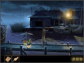 Kiedy kot zeskoczy z pojemnika na śmieci, podejdź do latających wokół lampy much i złap je przy pomocy zabranego z lotniska miecha - Rozdział I - Zaginiony przyjaciel (1) | Opis przejścia Lost Horizon - Lost Horizon - poradnik do gry