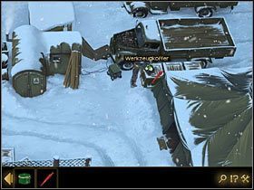 Teraz spokojnie możesz zajrzeć do namiotu po prawej, w którym uwięziony jest Thomas - Rozdział II - Sekret w górach (3) | Opis przejścia Lost Horizon - Lost Horizon - poradnik do gry