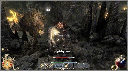 Kiedy uda Ci się przekupić Jazida aby wstrzymasz wydawanie lekarstw górnikom, zgodzisz się na zabicie stworzeń, zabijających górników, żyjących na niższym poziomie - idź za mężczyzną pod drzwi (M17:2) - Pożywna dieta | Zadania Two Worlds II - Gildia kupców - Two Worlds II - poradnik do gry