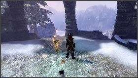 W środki biegnij cały czas prosto, aż do wyjścia po drugiej stronie [1] - Złote Klucze | Złote drzwi i klucze w Fable III - Fable III - poradnik do gry