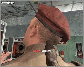 Zaczekaj aż koledzy z drużyny odciągną uwagę wartowników pilnujących dostępu do budynku łączności #1 - Dekret prezydenta (1) | Opis przejścia gry | Call of Duty Black Ops - Call of Duty: Black Ops - poradnik do gry