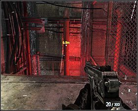 Po zejściu na dół uważaj na nowych przeciwników, którzy kawałek dalej pojawią się nad Waszymi głowami #1 - Liczby (1) | Opis przejścia gry | Call of Duty Black Ops - Call of Duty: Black Ops - poradnik do gry