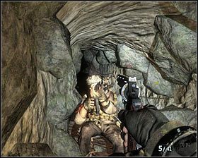 Przygotuj się do zlikwidowania kolejnego przeciwnika #1 , który pojawi się niemal tuż po zdobyciu danych wywiadu - Victor Charlie (2) | Opis przejścia gry | Call of Duty Black Ops - Call of Duty: Black Ops - poradnik do gry