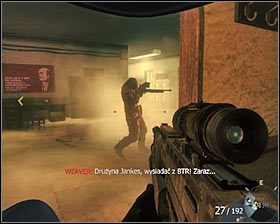 Po zabezpieczeniu okolicy wyjdź na balkonik i skieruj się prosto #1 , docierając tym samym do nowego budynku - Odrodzenie (3) | Opis przejścia gry | Call of Duty Black Ops - Call of Duty: Black Ops - poradnik do gry