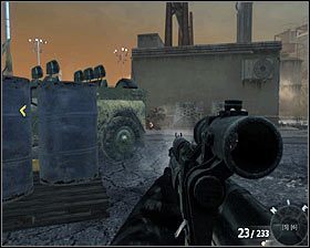 Zbliż się do bramki i przystąp do eliminowania kolejnych przeciwników #1 - Odrodzenie (3) | Opis przejścia gry | Call of Duty Black Ops - Call of Duty: Black Ops - poradnik do gry