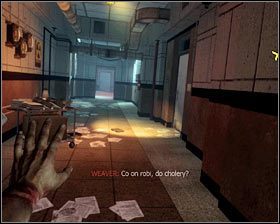 Udaj się tu najpierw w lewo i rozejrzyj się za ostatnimi dla tej misji danymi wywiadu , które będą leżały na jednym z biurek, niedaleko maszyny do pisania #1 - Powracająca pamięć | Opis przejścia gry | Call of Duty Black Ops - Call of Duty: Black Ops - poradnik do gry