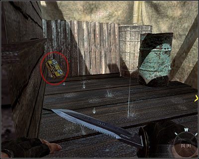 Zignoruj widocznego w oddali pojedynczego przeciwnika i obróć się w lewo - Victor Charlie | Dane wywiadu | Call of Duty Black Ops - Call of Duty: Black Ops - poradnik do gry