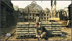 Po animacji skieruj się w stronę drzwi i naciśnij klawisz E, aby skoczyć i złapać się dźwigu [1] - Istanbul - The key to crack the code (1) | Opis przejścia gry 007 Blood Stone - 007: Blood Stone - poradnik do gry