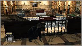 Przejdź przez drzwi [1] , a potem od razu przylgnij do barierki [2] , dzięki czemu unikniesz wzroku strażników - Monaco - Your basic Russian Oligarch... (2) | Opis przejścia gry 007 Blood Stone - 007: Blood Stone - poradnik do gry