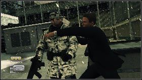 Po wyjściu na zewnątrz idź wzdłuż uliczki [1] - Siberia - Keep the car running (1) | Opis przejścia gry 007 Blood Stone - 007: Blood Stone - poradnik do gry