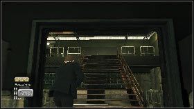 Po animacji zabij dwóch strażników [1] , którzy wbiegną do środka, a potem skorzystaj z przejścia [2] , którym weszli do sali - Siberia - Keep the car running (2) | Opis przejścia gry 007 Blood Stone - 007: Blood Stone - poradnik do gry