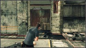 Kiedy uporasz się z pierwszą falą rusz przed siebie i ponownie znajdź sobie schronienie, ponieważ do sali wejdą kolejni oponenci [1] - Bangkok - Old friends, new enemies (2) | Opis przejścia gry 007 Blood Stone - 007: Blood Stone - poradnik do gry