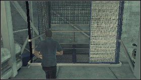 Dopiero kiedy będziesz pewny, że w okolicy nie czai się żaden żołnierz, zacznij biec po schodach na dół [1] , a następnie jak najszybciej skieruj się do windy [2] (kiedy będziesz na samym dole idź najpierw w prawo, a potem w lewo) - Burma - I already know... (2) | Opis przejścia gry 007 Blood Stone - 007: Blood Stone - poradnik do gry