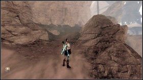 Z targowiska [1] udaj się ścieżką obok Domu Shacklerama na sam szczyt wzniesienia, a następnie skręć w prawo [2] - Srebrne klucze (3) | Znajdźki w Fable III - Fable III - poradnik do gry