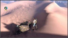 Po drugiej stronie wspomnianego łuku, biegnij cały czas prosto, wypatrując wystającej z wydmy skały [1] - Kwiaty z Aurory (1) | Znajdźki w Fable III - Fable III - poradnik do gry