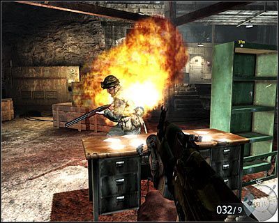 Za każdym razem gdy masz zamiar zaatakować przeciwnika chowaj się za zasłonami i zaczekaj aż się do Ciebie zbliży - Fabuła - Dodatkowe (3) | Fabuła | Call of Duty Black Ops - Call of Duty: Black Ops - poradnik do gry