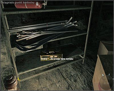 Sekret znajduje się na najniższej półce jednej z szafek po lewej stronie - Dane wywiadu - Workuta | Dane wywiadu | Call of Duty Black Ops - Call of Duty: Black Ops - poradnik do gry