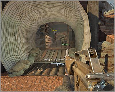 Już po zajęciu okupowanego przez siły wroga wzgórza wejdziesz do płonącego budynku - Dane wywiadu - GOS | Dane wywiadu | Call of Duty Black Ops - Call of Duty: Black Ops - poradnik do gry