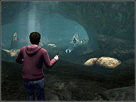 Kierując się do wyjścia z jaskini natkniesz się na kilku ostatnich niedobitków - Konfrontacja (7)- Ciemne jaskinie | Opis przejścia - Harry Potter i Insygnia Śmierci - część 1 - poradnik do gry