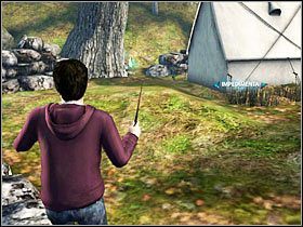 SYMBOL INSYGNIÓW ŚMIERCI #2: do zgarnięcia podczas etapu Ruiny, na arenie głównego starcia, za białym namiotem - Symbole Insygniów Śmierci | Przedmioty Harry Potter i Insygnia Śmierci - Harry Potter i Insygnia Śmierci - część 1 - poradnik do gry